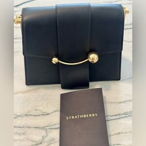 Strathberry Black Box Crescent